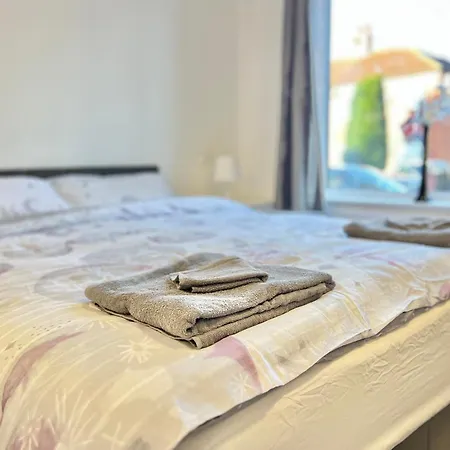 Lux En-suite - Center - Coop Arena Guest house *