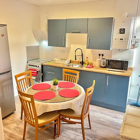 Lux En-suite - Center - Coop Arena Guest house *