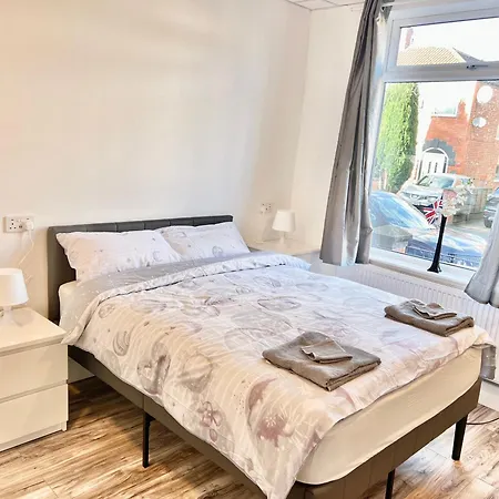 Lux En-suite - Center - Coop Arena Guest house