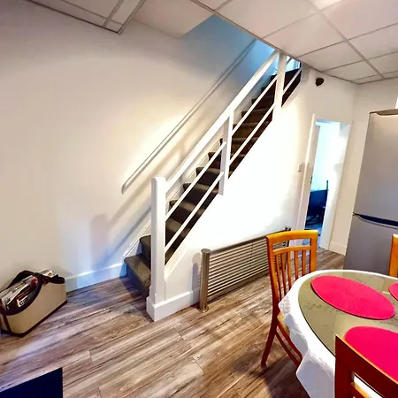Lux En-suite - Center - Coop Arena *