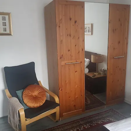 4 Mereside Walk