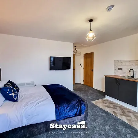 Delightful Spacious Haven With Large Driveway Mánchester