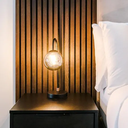 Athena Suite: Mdn 2bd W/ Roof Terrace * Манчестер