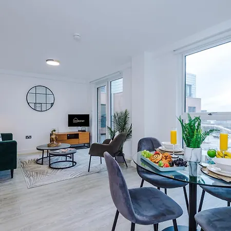 Athena Suite: Mdn 2bd W/ Roof Terrace Апартаменты *