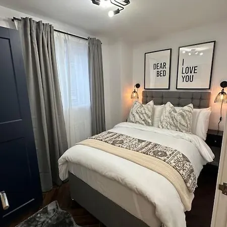 Ground Floor 3 Bed Mcr アパート