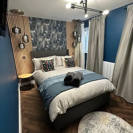 アパート Ground Floor 3 Bed Mcr マンチェスター