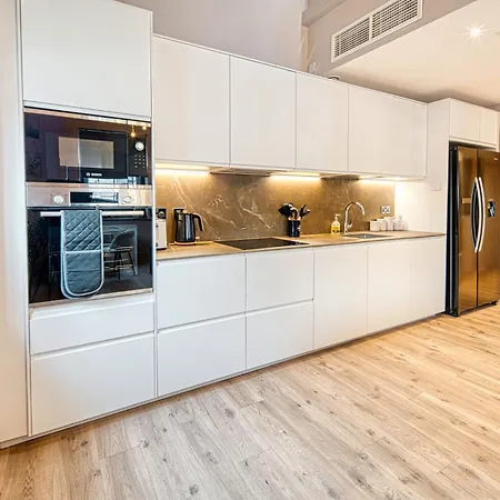 Apartment Centre 3 Bedroom #41 Manchester