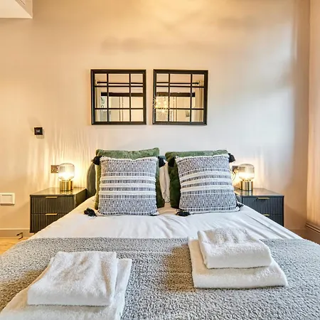 Centre 3 Bedroom #41 Apartment Manchester