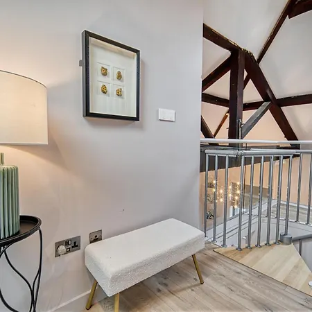 Apartment Centre 3 Bedroom #41