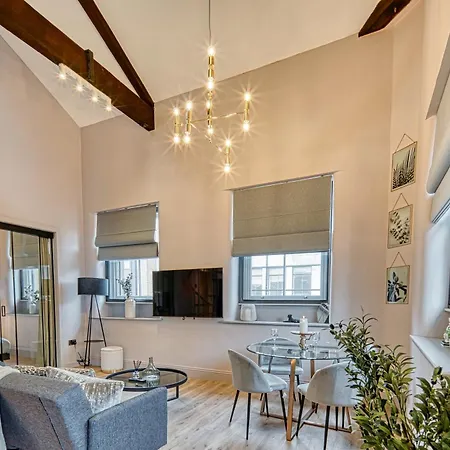 Centre 3 Bedroom #41 *