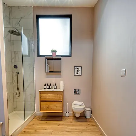 Appartement Centre 3 Bedroom Funky Apartment! #42