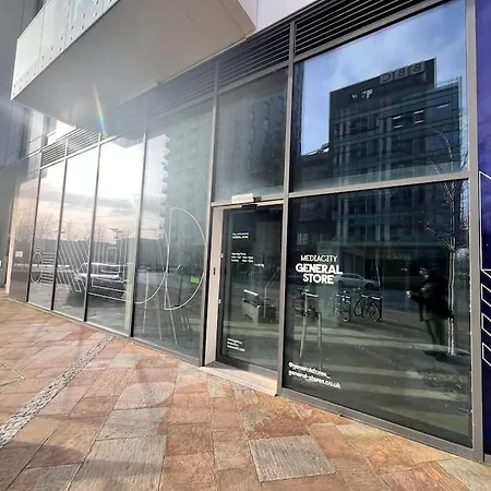 Apartment Spacious 2 Bedroom Flat Stunning Waterside View