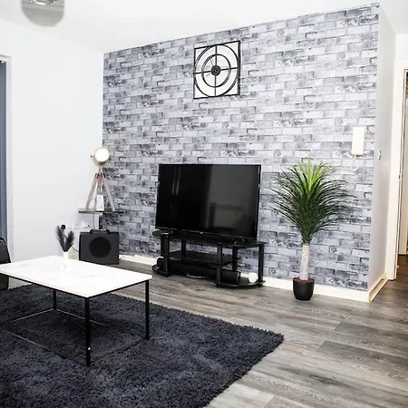 Stylish Two-bedroom Salford Quays *