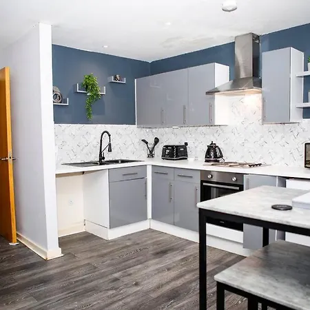 Stylish Two-bedroom Salford Quays