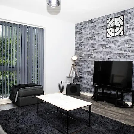 Stylish Two-bedroom Salford Quays