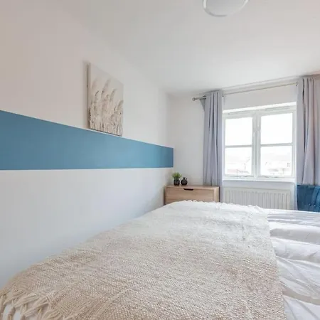 Comfy 3-bedroom House Nr Coop Live Arena And Centre By Rest&recharge Holiday home *