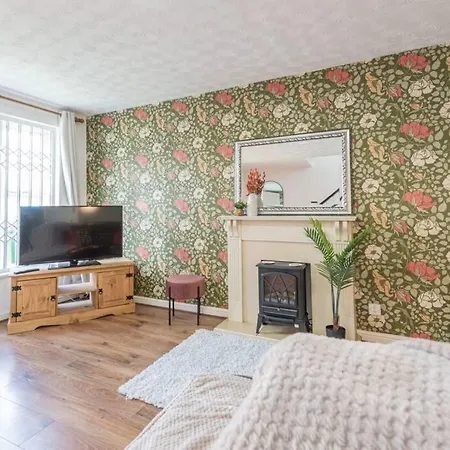 Holiday home Comfy 3-bedroom House Nr Coop Live Arena And Centre By Rest&recharge *