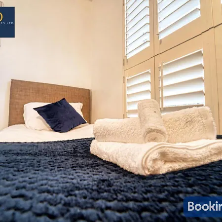 The Horizon Hideout -business Stays Or Leisure, Airport Staff, Ideal For Relocators - Apartment