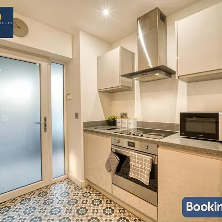 The Horizon Hideout -business Stays Or Leisure, Airport Staff, Ideal For Relocators -