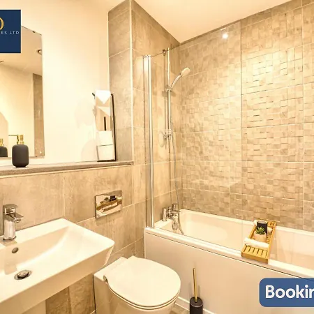 Apartment The Horizon Hideout -business Stays Or Leisure, Airport Staff, Ideal For Relocators -