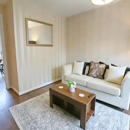 Pass The Keys King Bed Family With Parking Wm Discounts Manchester