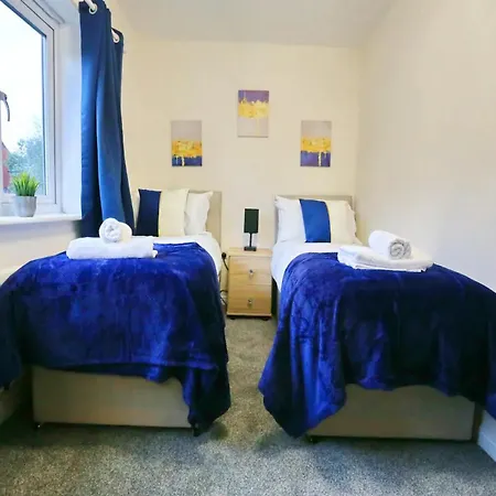 Holiday home Pass The Keys King Bed Family With Parking Wm Discounts *