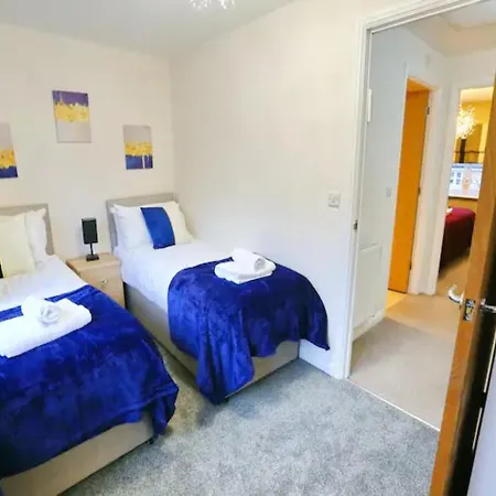 Pass The Keys King Bed Family With Parking Wm Discounts