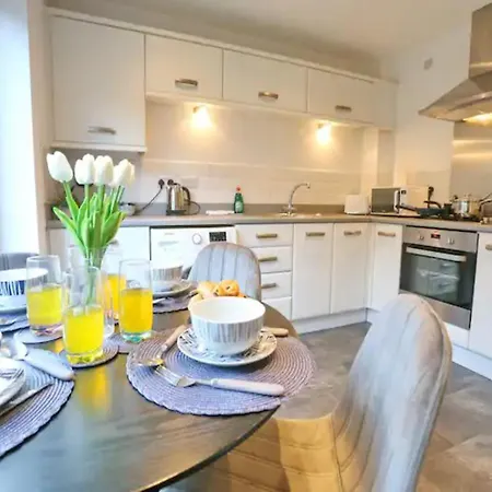 Pass The Keys King Bed Family With Parking Wm Discounts * Manchester
