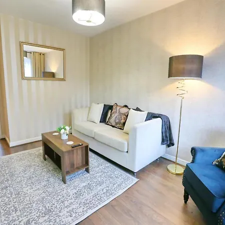 Pass The Keys King Bed Family With Parking Wm Discounts * Manchester