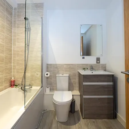 5mins Jd Gym Supermarket Retail M60 Centre Salford Queys Media