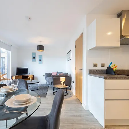 5mins Jd Gym Supermarket Retail M60 Centre Salford Queys Media Appartamento