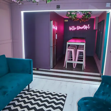 Manchester's Only Private Party For 12 With Makeup 3*