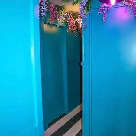 Manchester's Only Themed Slumber Party For 8 With Makeup Manchester