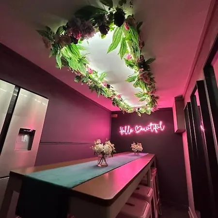 Apartment Manchester's Only Themed Slumber Party For 8 With Makeup Manchester