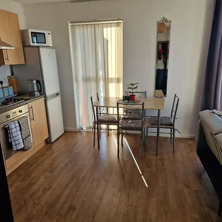 Two Bed In Sportscity *