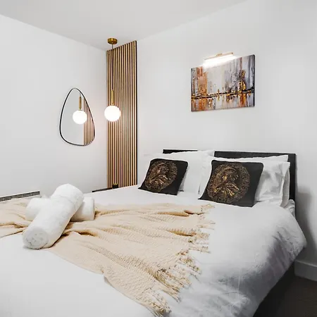 Appartement Deluxe Duplex W/ Balcony & Views - Pool Table