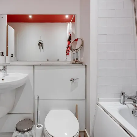 Deluxe Duplex W/ Balcony & Views - Pool Table Appartement