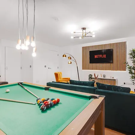 Deluxe Duplex W/ Balcony & Views - Pool Table
