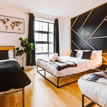 Deluxe Duplex W/ Balcony & Views - Pool Table *