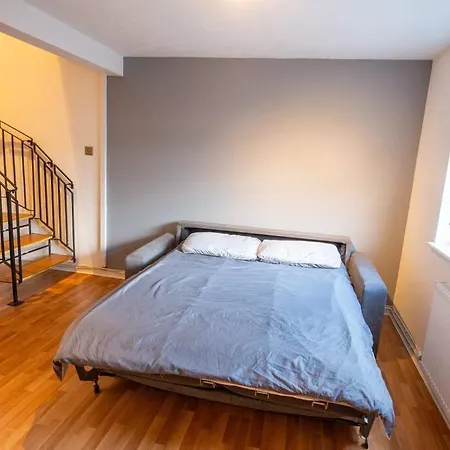 Apartamento Entire 1 Bedroom House In