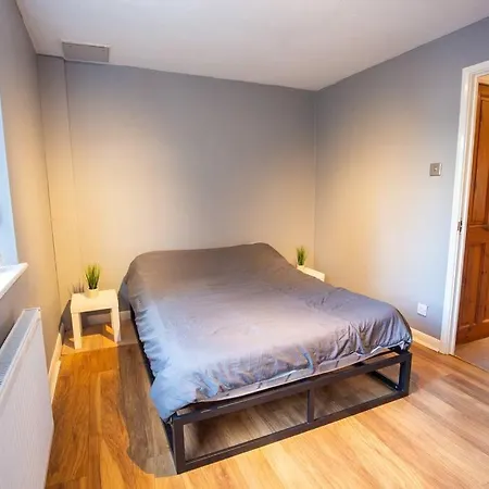 Entire 1 Bedroom House In * Mánchester