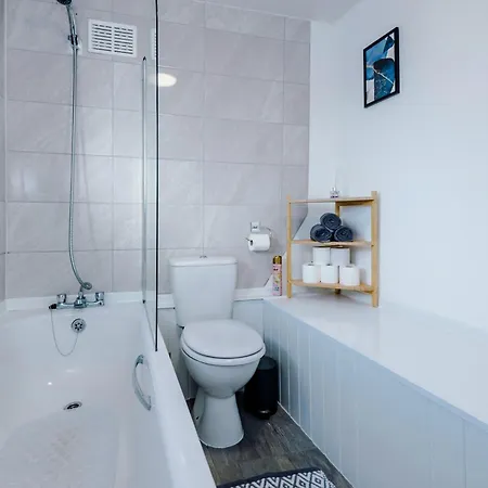 Nyaraló Spacious 3 Bedroom House Close To Etihad *