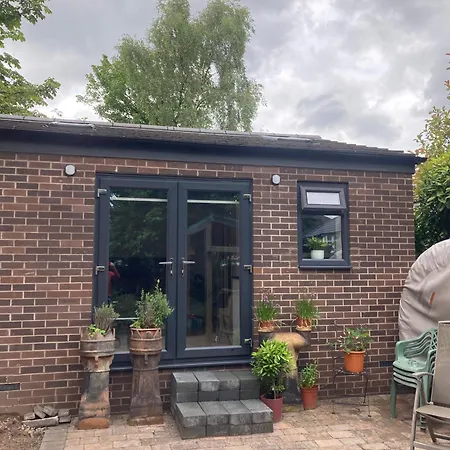 Beautiful Detached Private Annex In Great Location アパート *