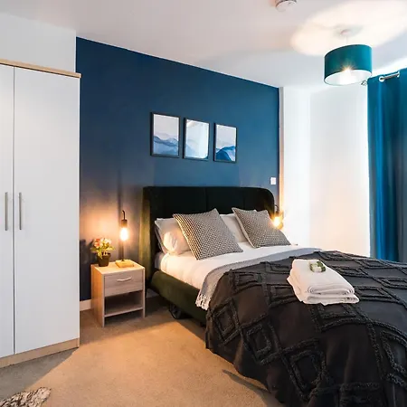 Morden 2 Bed - Old Trafford *