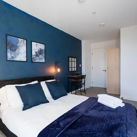 Апартаменты Morden 2 Bed - Old Trafford Манчестер