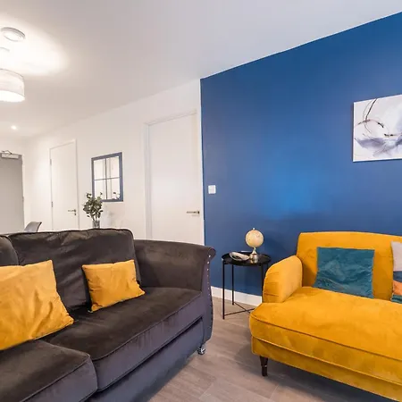 Morden 2 Bed - Old Trafford * Манчестер