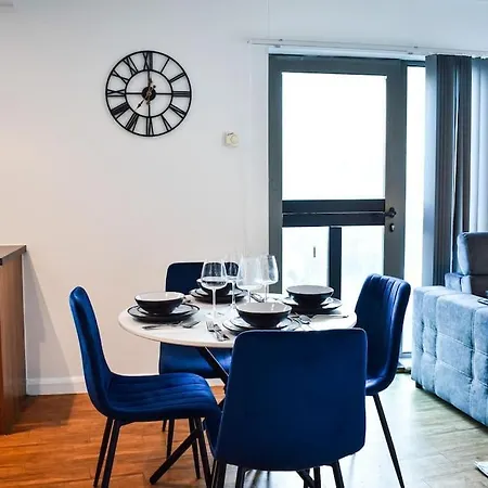 Cozy Escape In Centre Apartment