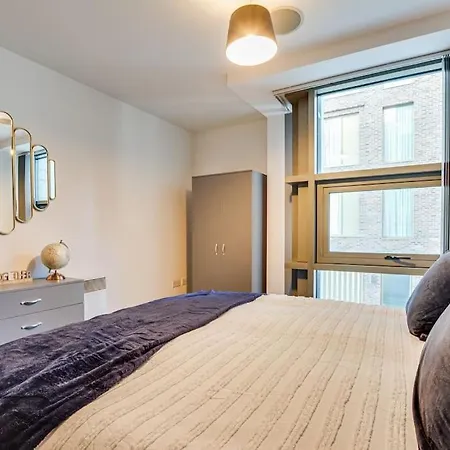 Cozy Escape In Centre Apartment
