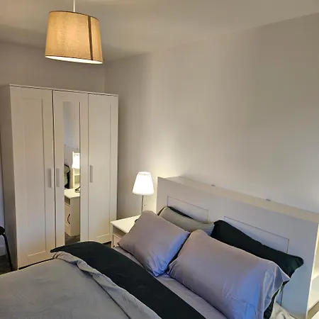 2 Bed House In Manchesrer *