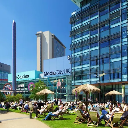 公寓 The Salford Quay, Warm & Beautiful With Hyper Fast Wifi & Great Views!